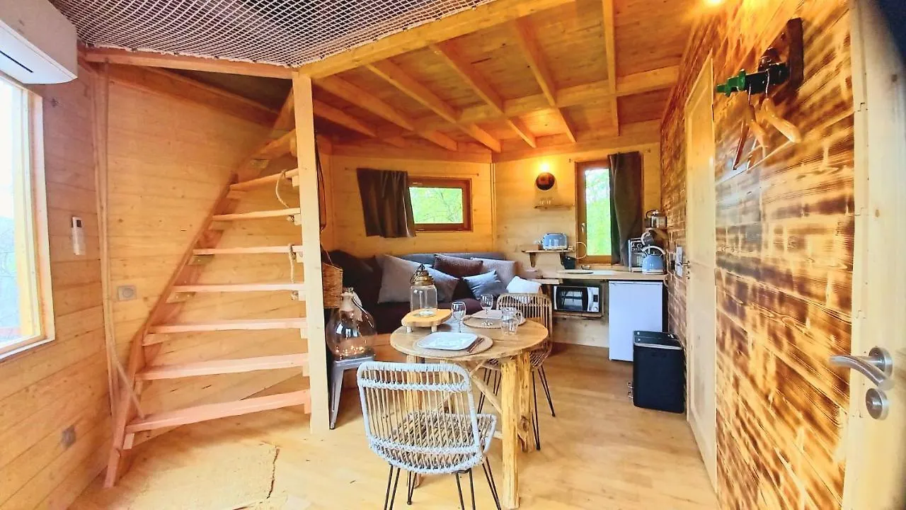 Cabanes dans les arbres avec spa Lot et Dordogne Lamothe-Fenelon