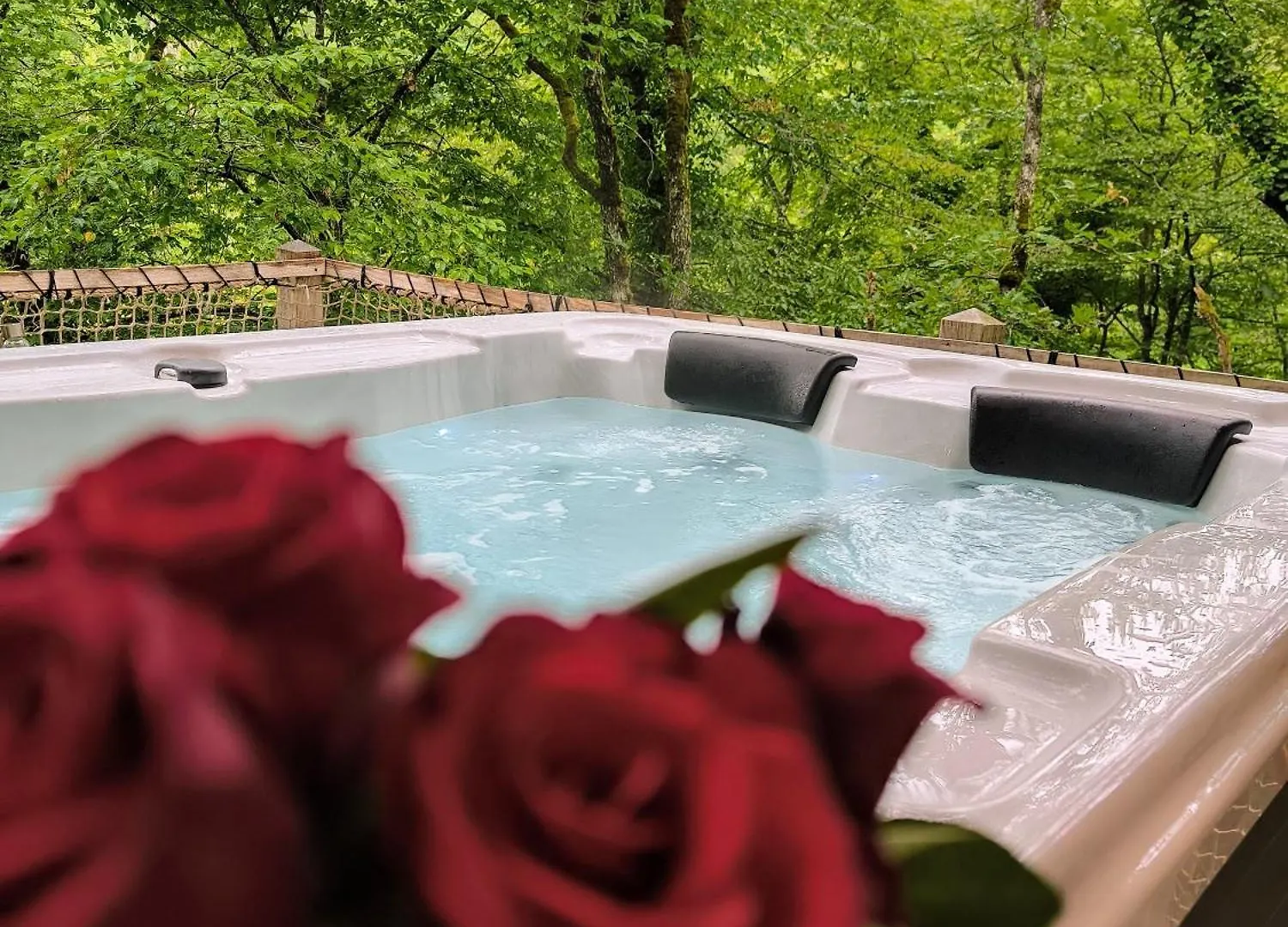 Cabanes dans les arbres avec spa Lot et Dordogne Lamothe-Fenelon
