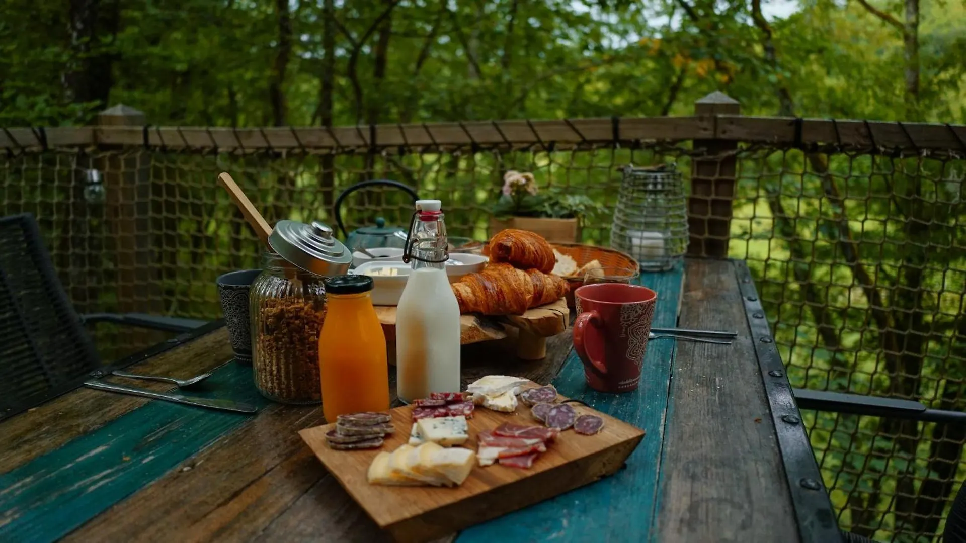 Lodge Cabanes dans les arbres avec spa Lot et Dordogne Lamothe-Fenelon