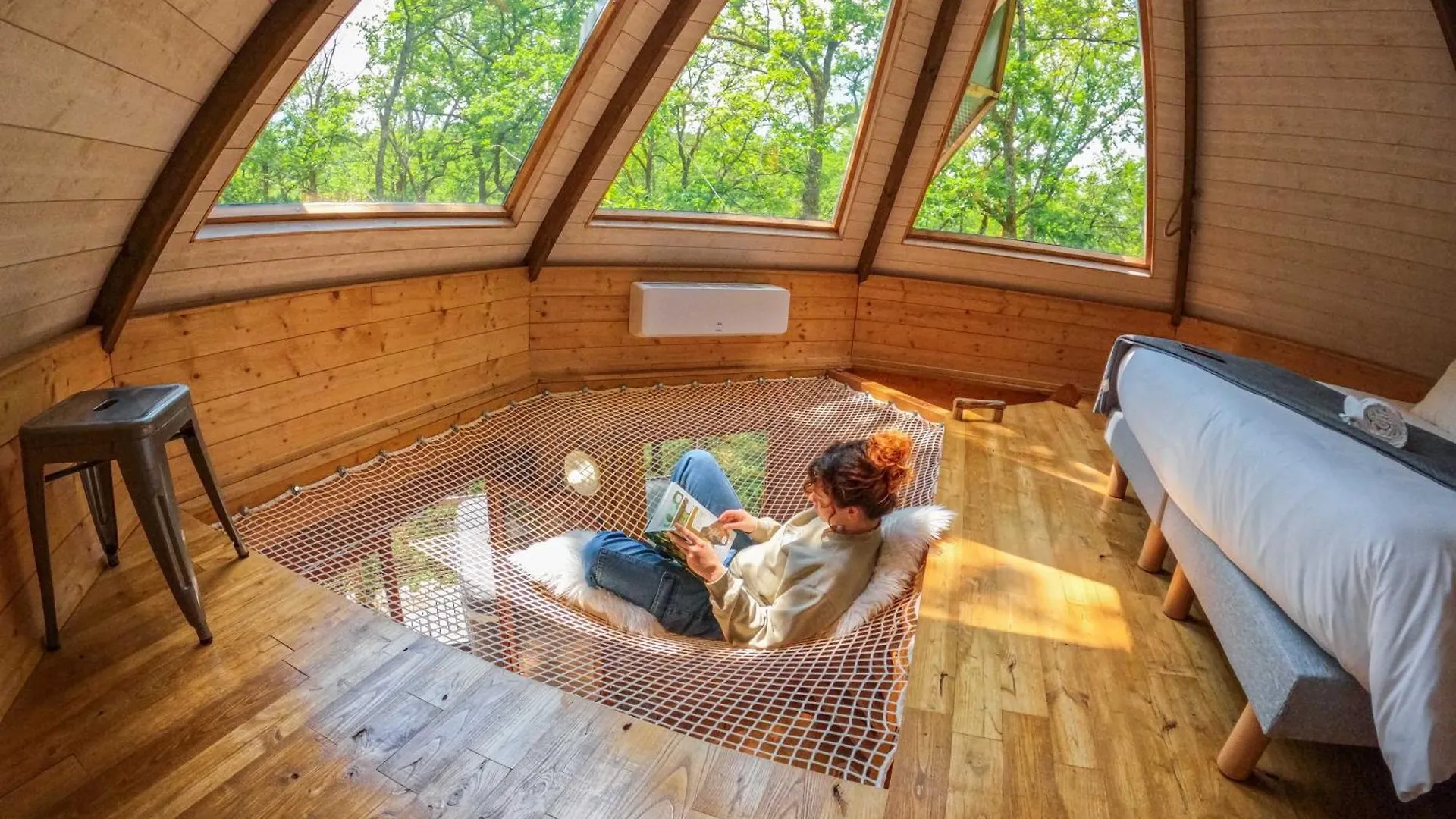 Cabanes dans les arbres avec spa Lot et Dordogne Lamothe-Fenelon
