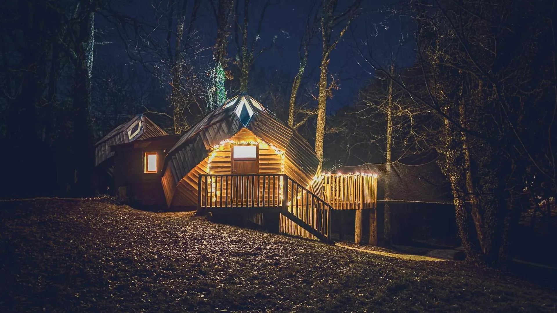 Cabanes dans les arbres avec spa Lot et Dordogne Lamothe-Fenelon