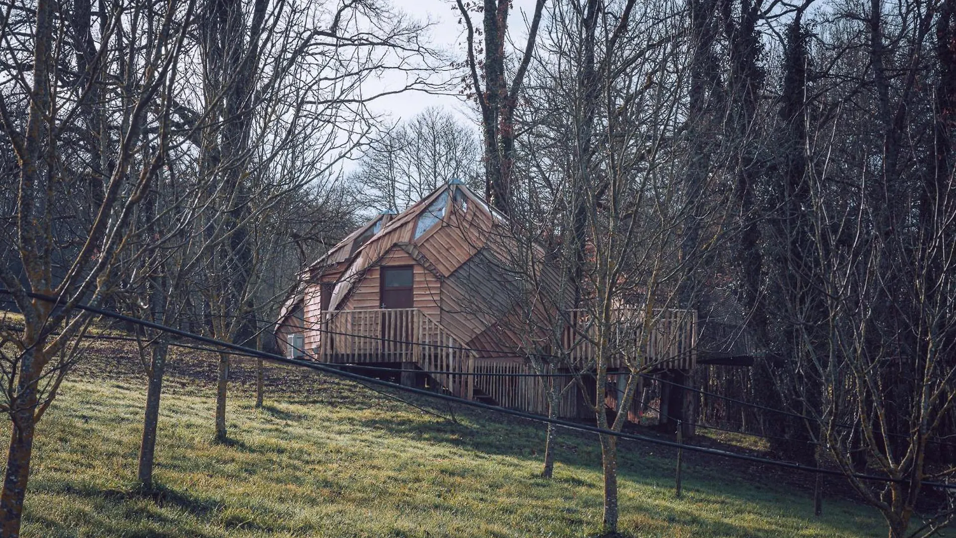 Lodge Cabanes dans les arbres avec spa Lot et Dordogne Lamothe-Fenelon